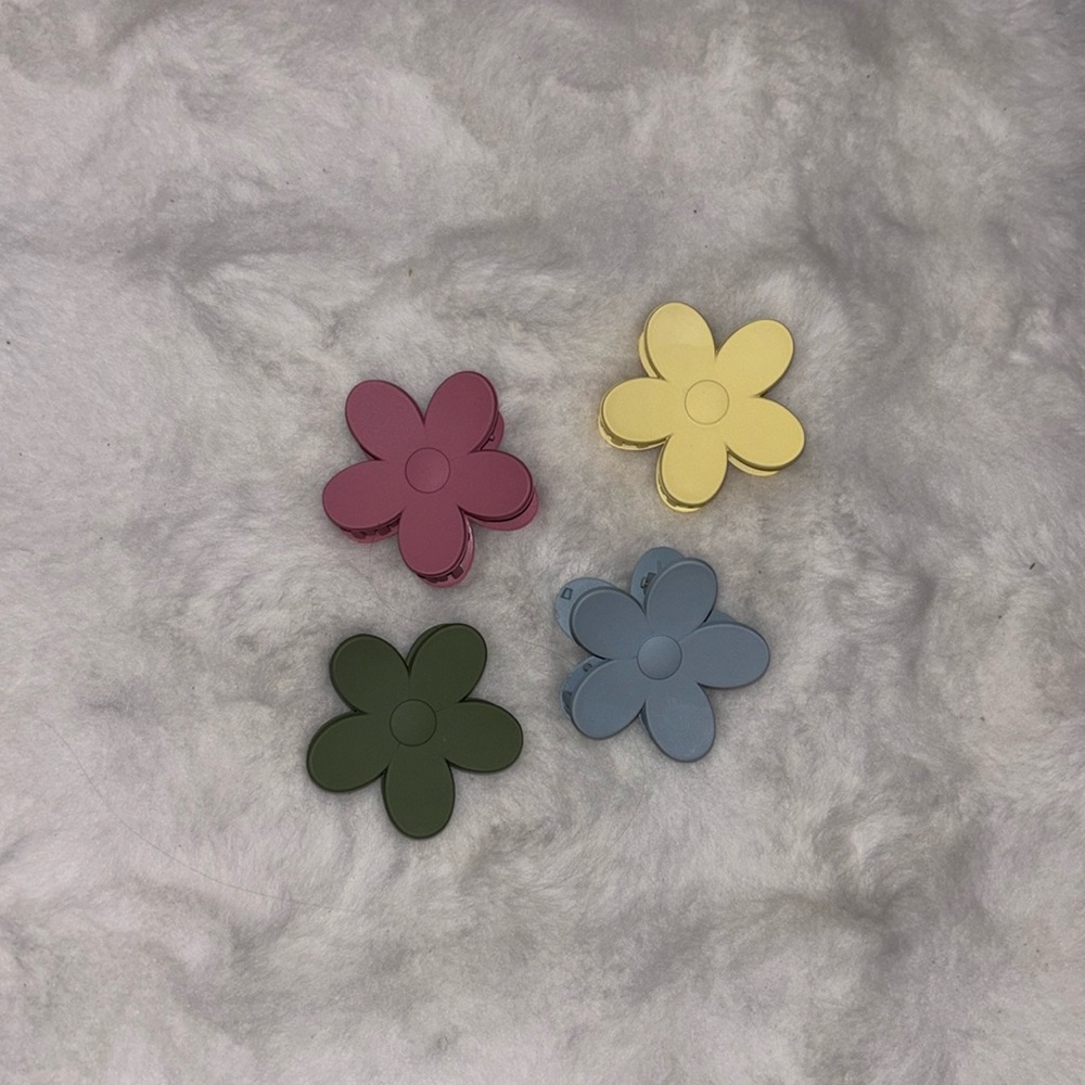 4 Flower Claw Clips